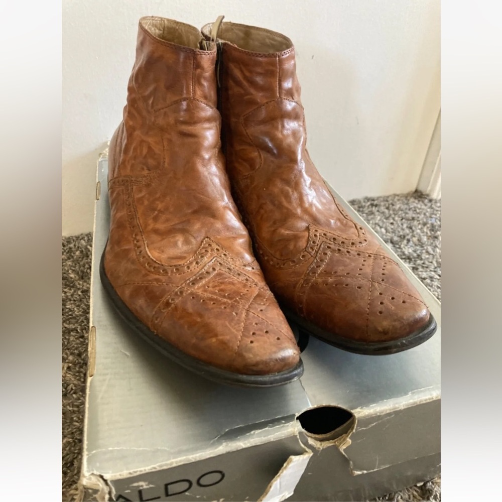 ALDO Whitaker dress boot for men size 9 pre owned with the box